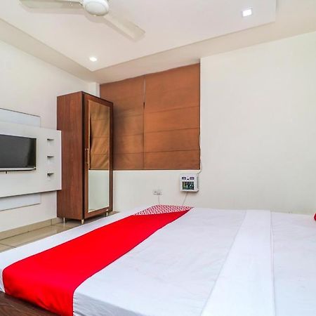 Hotel Sartaj 卢迪亚纳 外观 照片